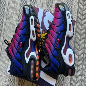Patta x Nike Air Max Plus size 10.5
Brand New FC Barcelona Collaboration